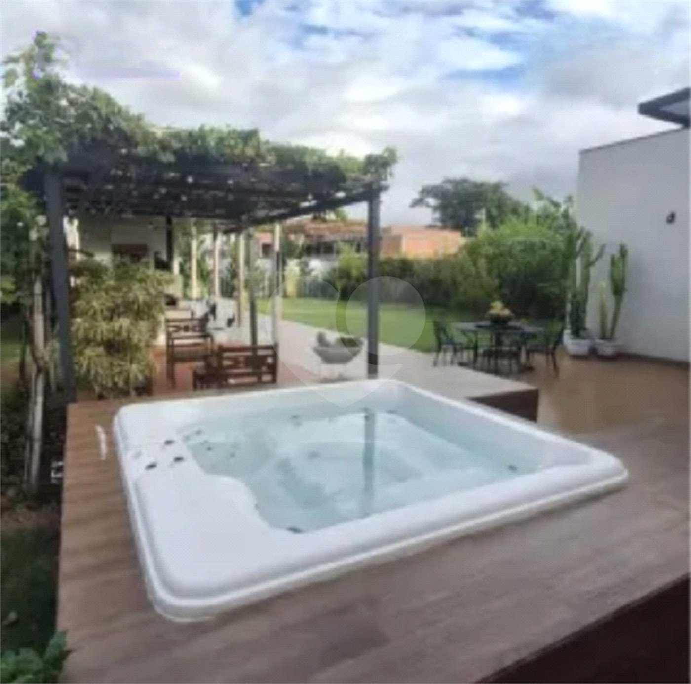 Casa à venda com 3 suítes no condomínio Fazenda Jequitibá, Sorocaba - SP