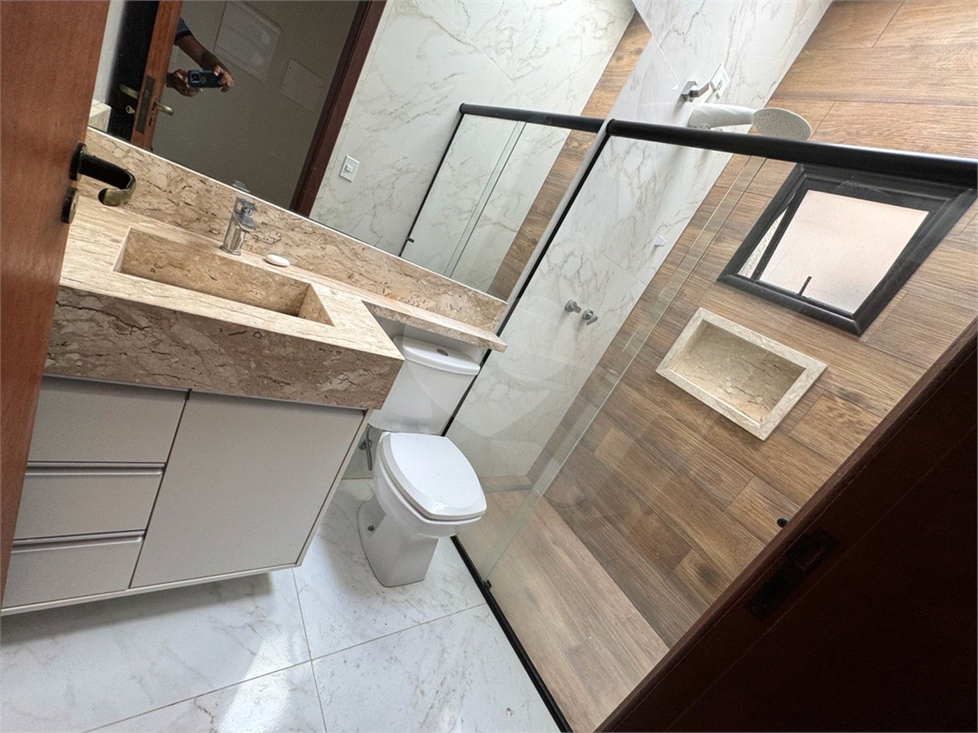 Casa à venda com 3 quartos, sendo 1 suíte, no condomínio Vila Ytu, Indaiatuba - SP