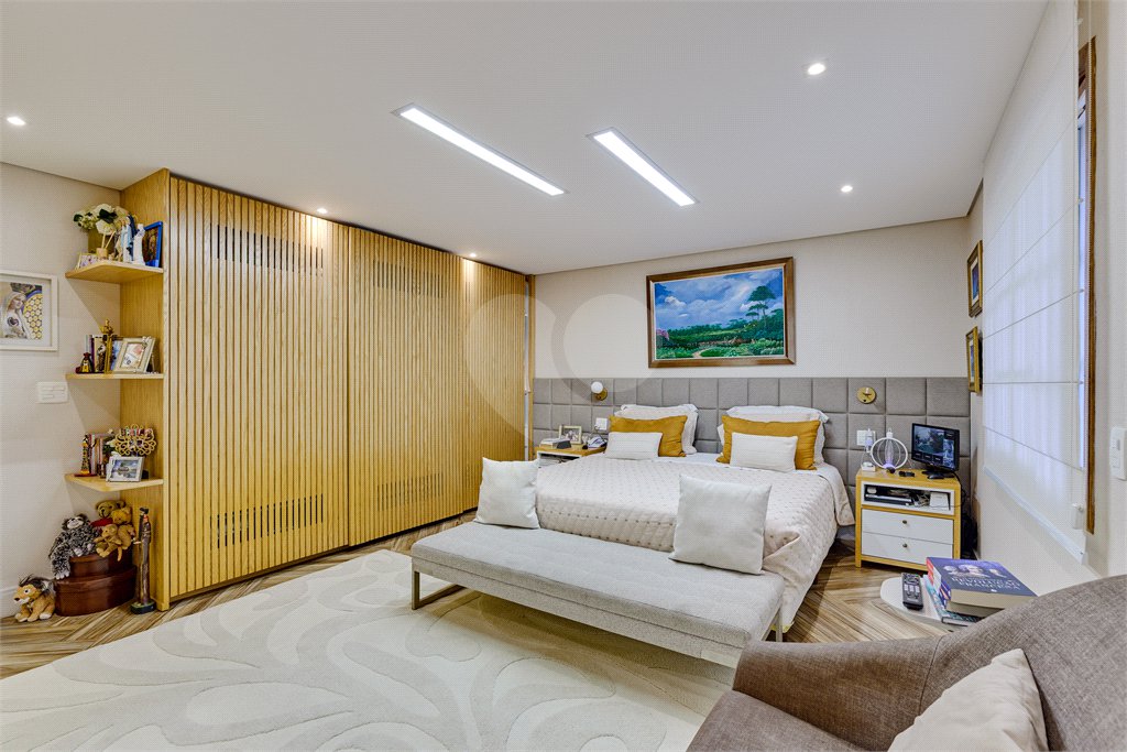 Casa Térrea à venda com 4 suítes em Chácara Flora, São Paulo, SP
