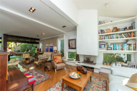Casa de Vila à venda com 4 quartos, sendo 2 suítes, em Alto da Boa Vista, São Paulo, SP