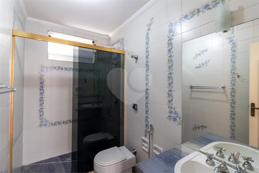 Sobrado à venda com 4 quartos, sendo 1 suíte, em Chácara Monte Alegre, São Paulo, SP