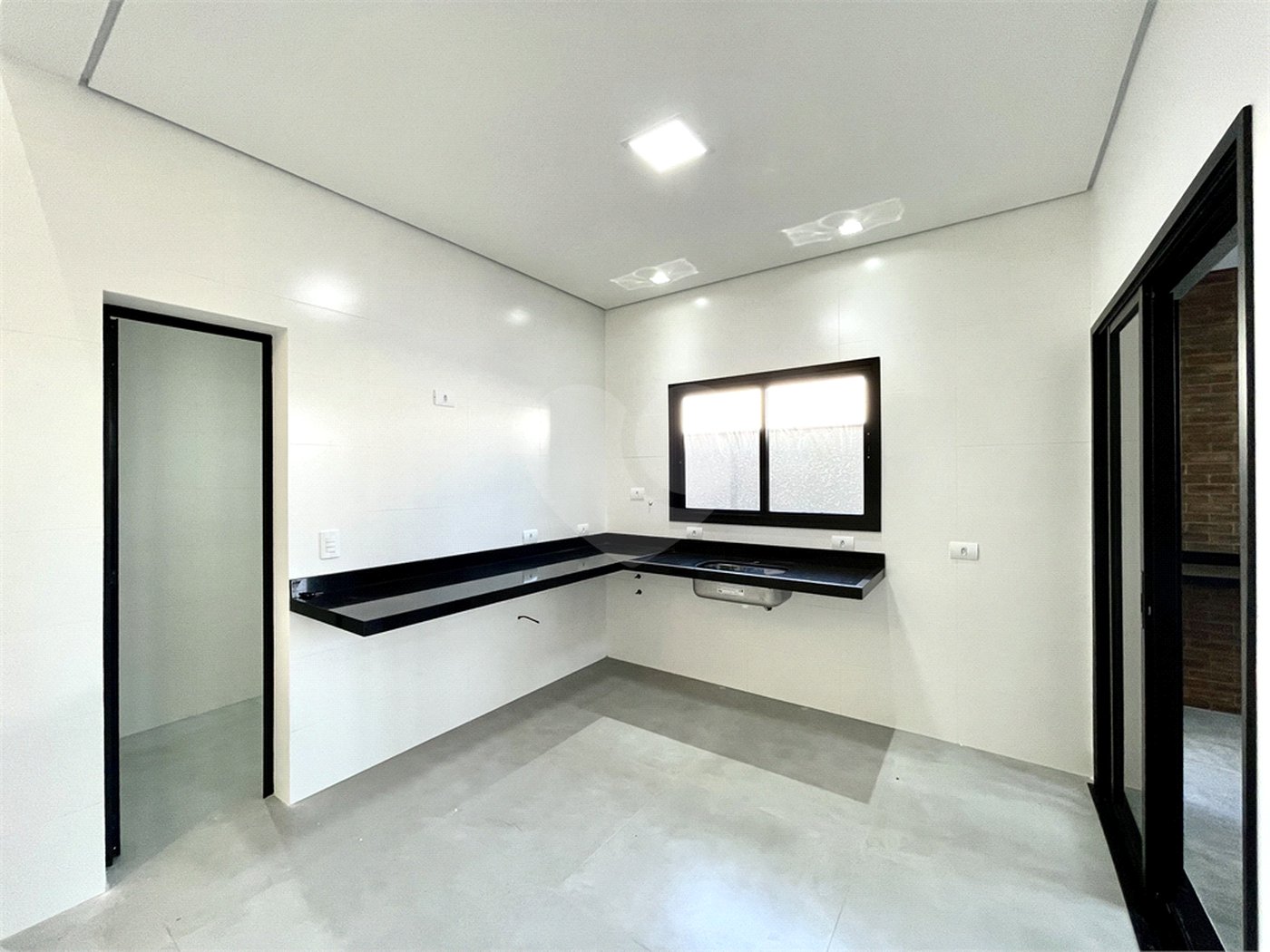 Casa à venda com 3 quartos, sendo 1 suíte,  no condomínio Residencial Villagio Wanel, Sorocaba - SP