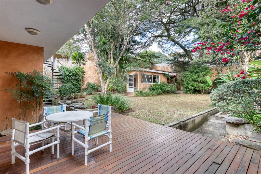 Casa à venda ou para alugar com 3 quartos, sendo 1 suíte,  em Brooklin Velho, São Paulo, SP