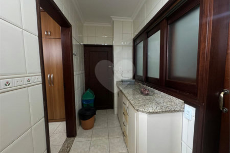 Apartamento à venda com 3 quartos, sendo 1 suíte, no Centro, Ribeirão Preto, SP