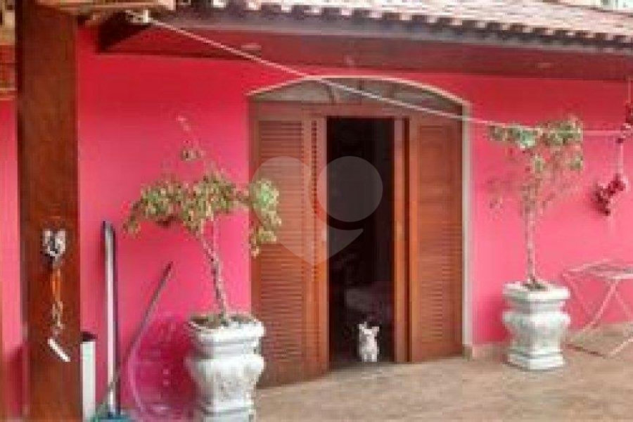 Sobrado à venda com 3 quartos, sendo 1 suíte, em Horto, São Paulo, SP