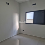 Casa térrea à venda com 4 quartos, sendo 2 suítes, no condomínio Alto da Floresta, Bom Jesus dos Perdões - SP