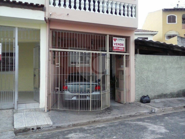 Sobrado à venda com 3 quartos em Tremembé, São Paulo, SP