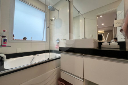Casa à venda com 6 suítes no condomínio Chácara Francesa, São Paulo - SP