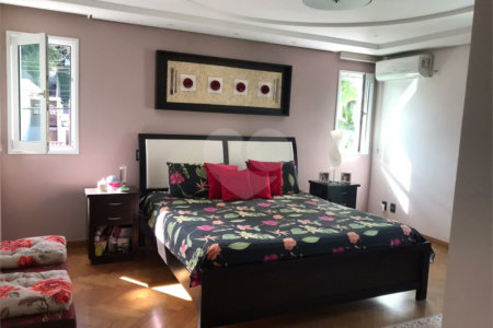 Sobrado à venda com 4 quartos, sendo 3 suítes, em Jardim Franca, São Paulo, SP
