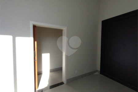 Casa à venda com 3 suítes no condomínio Residencial Golden Ville, Itapetininga - SP