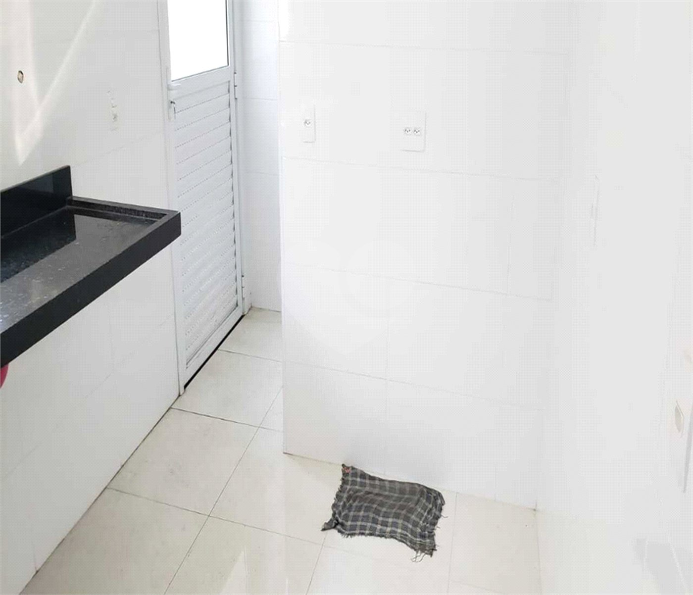 Sobrado à venda com 3 quartos, sendo 1 suíte, em Vila Romero, São Paulo, SP