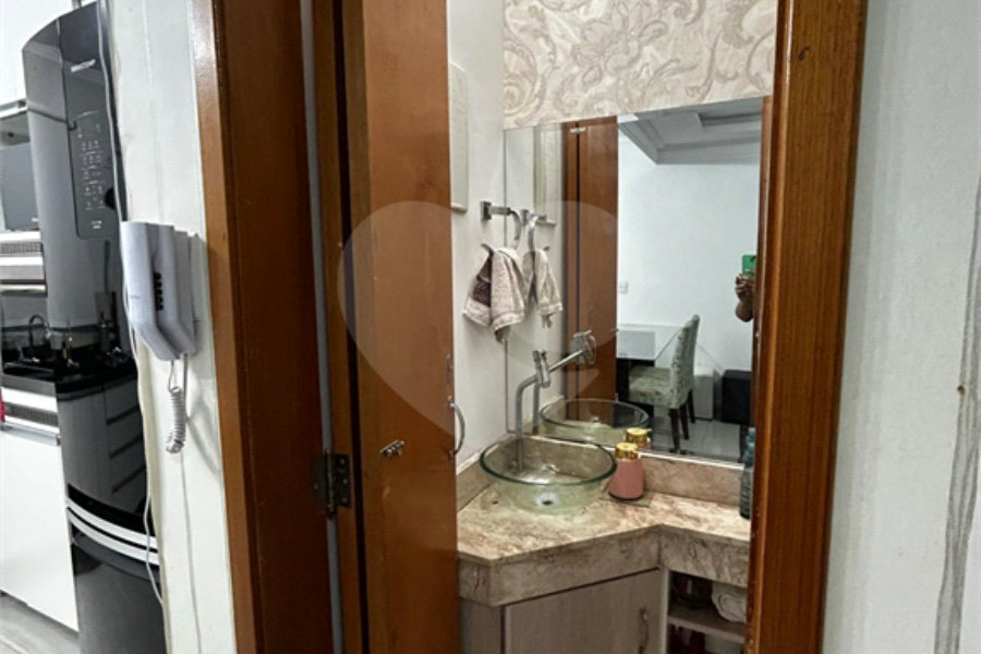 Casa à venda ou para alugar com 3 quartos, sendo 2 suítes,  no condomínio Residencial Erika, São Paulo - SP