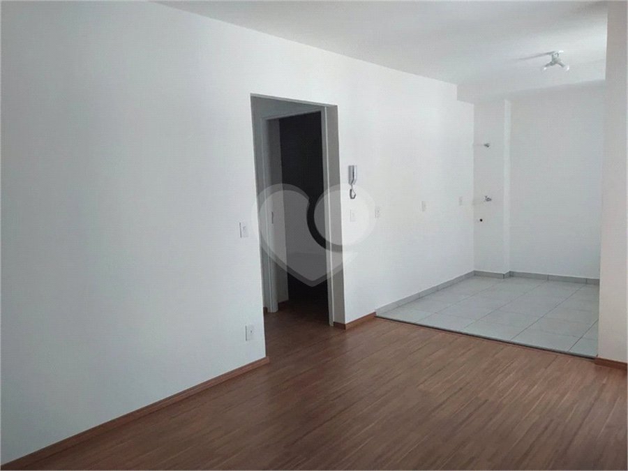 Apartamento à venda com 2 quartos em Jardim Maria Trindade, São Roque, SP