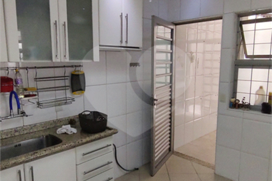 Sobrado à venda com 3 quartos, sendo 1 suíte, em Parque São Domingos, São Paulo, SP