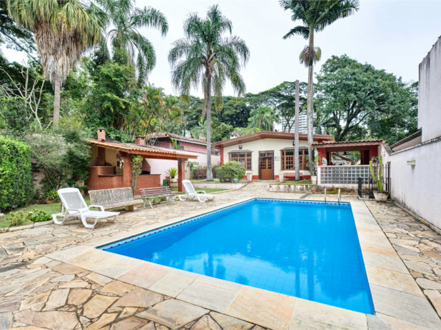 Casa à venda com 3 quartos, sendo 2 suítes,  em Alto da Boa Vista, São Paulo, SP