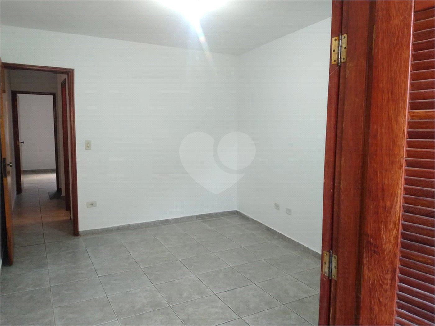 Sobrado à venda com 3 quartos, sendo 1 suíte, em Tremembé, São Paulo, SP
