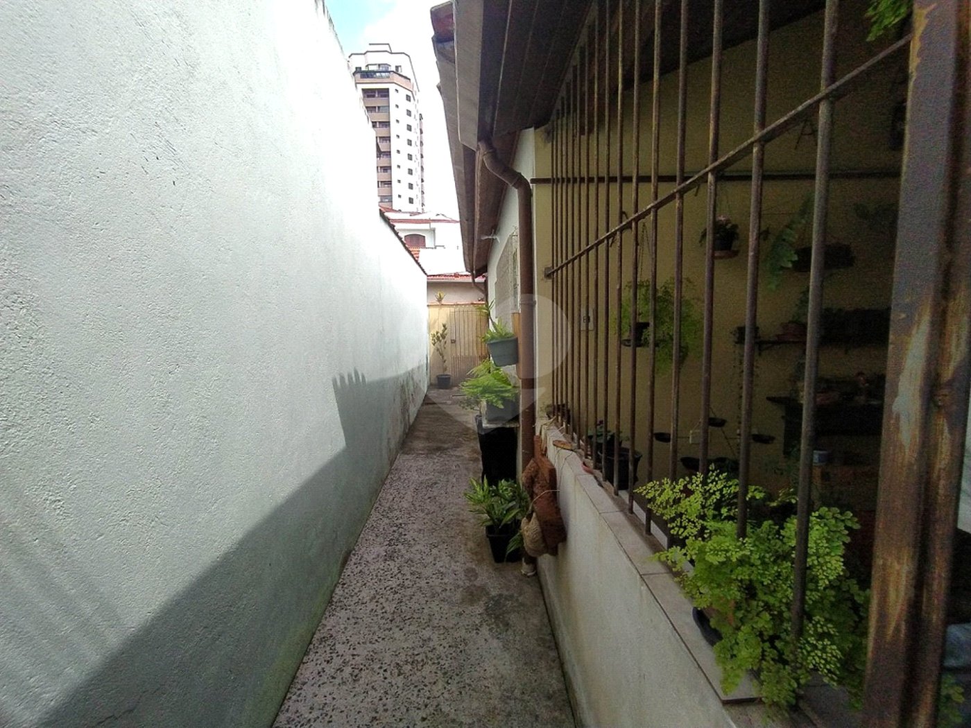 Casa à venda com 6 quartos, sendo 2 suítes, em Chora Menino, São Paulo, SP