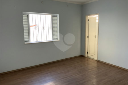 Casa Térrea à venda com 4 quartos, sendo 2 suítes, em Jardim Santa Rosália, Sorocaba, SP
