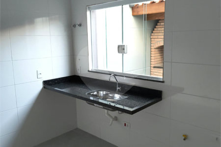 Sobrado à venda com 3 quartos, sendo 1 suíte,  em Vila Nivi, São Paulo, SP