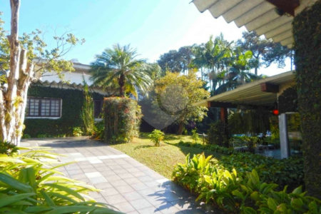 Casa Térrea à venda com 3 quartos, sendo 1 suíte,  em Chácara Monte Alegre, São Paulo, SP