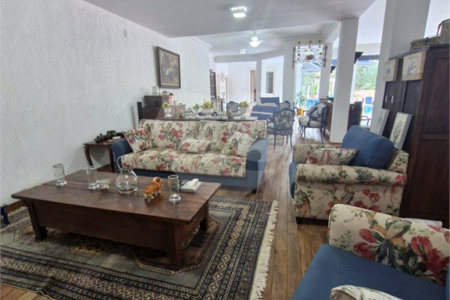 Casa à venda com 4 suítes no condomínio Estância Marambaia, Vinhedo - SP