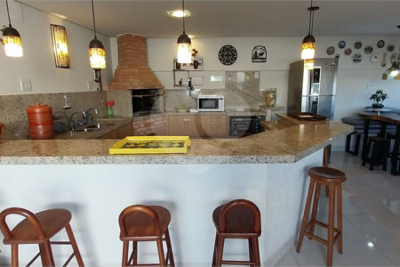 Cobertura à venda com 4 quartos, sendo 2 suítes,  em Vila Embaré, Valinhos, SP