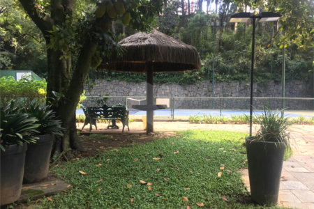 Apartamento reformado de 511m2 à venda com 4 suítes e 3 vagas no Morumbi