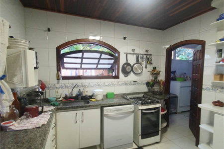 Casa à venda com 4 quartos, sendo 2 suítes,  no condomínio Vinhas da Vista Alegre - Lado Café, Vinhedo - SP