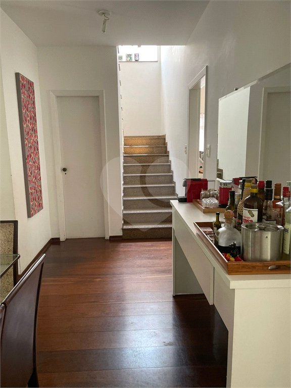 Sobrado à venda com 4 quartos, sendo 1 suíte, em Jardim Prudência, São Paulo, SP