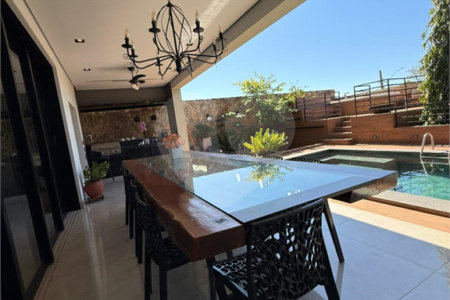 Casa à venda com 5 quartos, sendo 4 suítes,  em Village do Lago, Três Lagoas, MS
