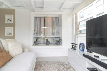 Apartamento à venda com 2 quartos, sendo 1 suíte, em Vila Olímpia, São Paulo, SP