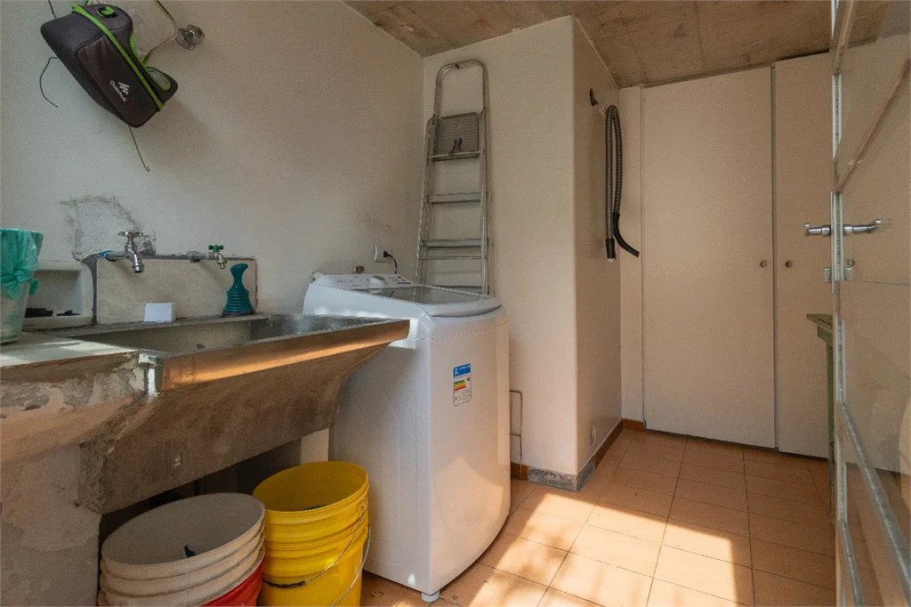 Casa à venda com 4 quartos, sendo 3 suítes, em Jardim Panorama, São Paulo, SP