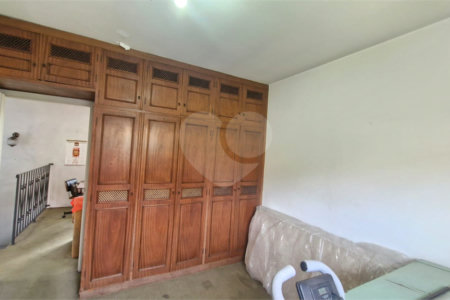 Sobrado à venda com 3 quartos, sendo 1 suíte, em Cidade São Francisco, São Paulo, SP