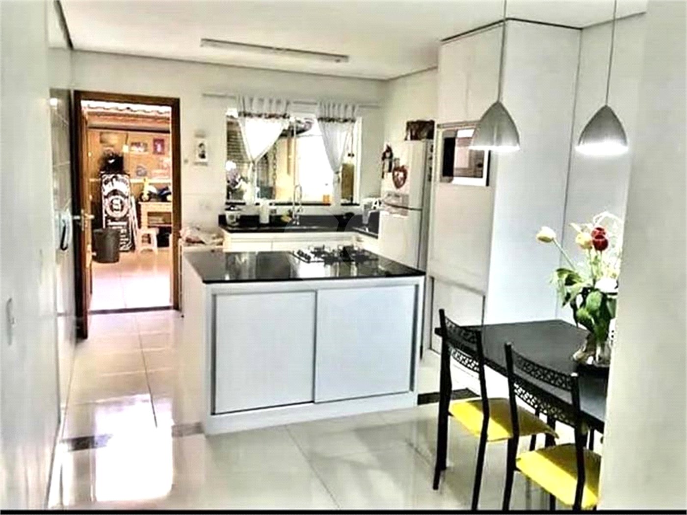 Sobrado à venda com 3 quartos, sendo 1 suíte,  em Jardim Guairaca, São Paulo, SP