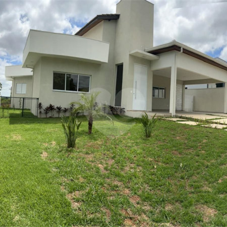 Casa à venda com 3 suítes no condomínio Palmeiras Imperiais, Salto - SP