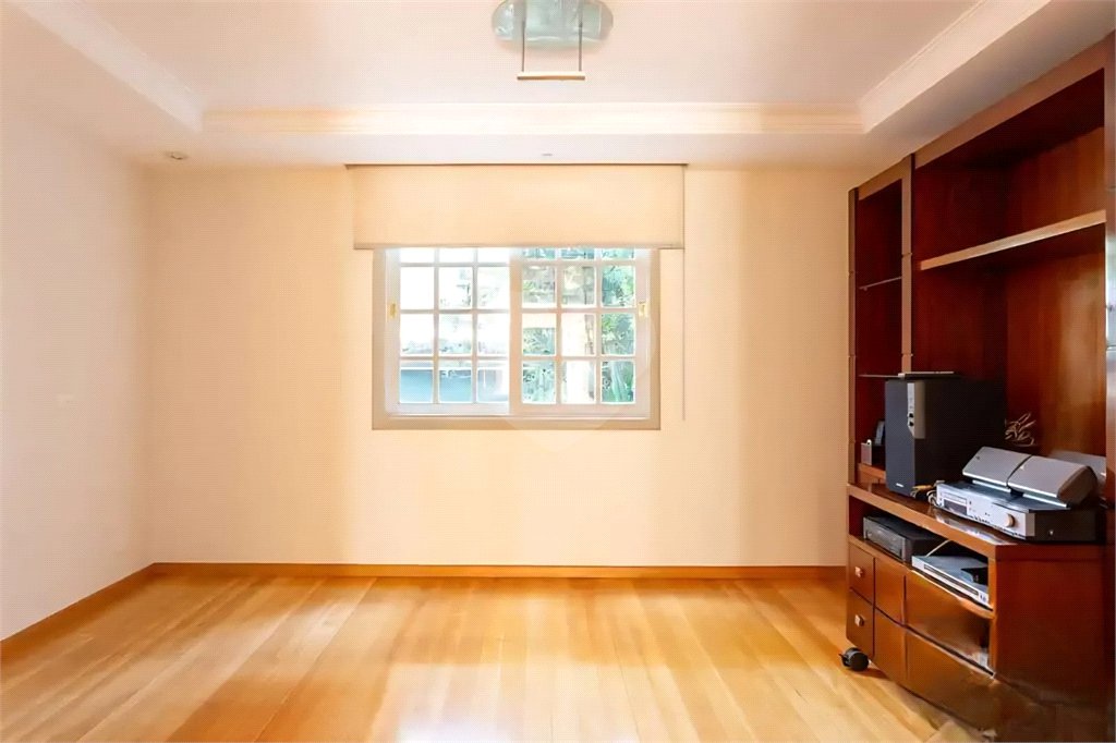Casa à venda com 4 suítes em Jardim Leonor, São Paulo, SP