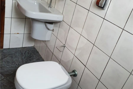 Sobrado à venda com 4 quartos, sendo 1 suíte,  em Parque Vitória, São Paulo, SP