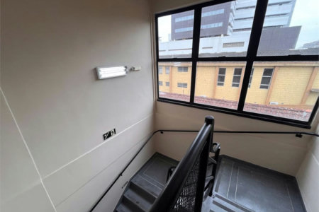 Prédio Corporativo em Santos | 4 Pavimentos | Galpão com Pé-Direito Duplo | Estrutura para +200 Pessoas | Compra Ou Locação