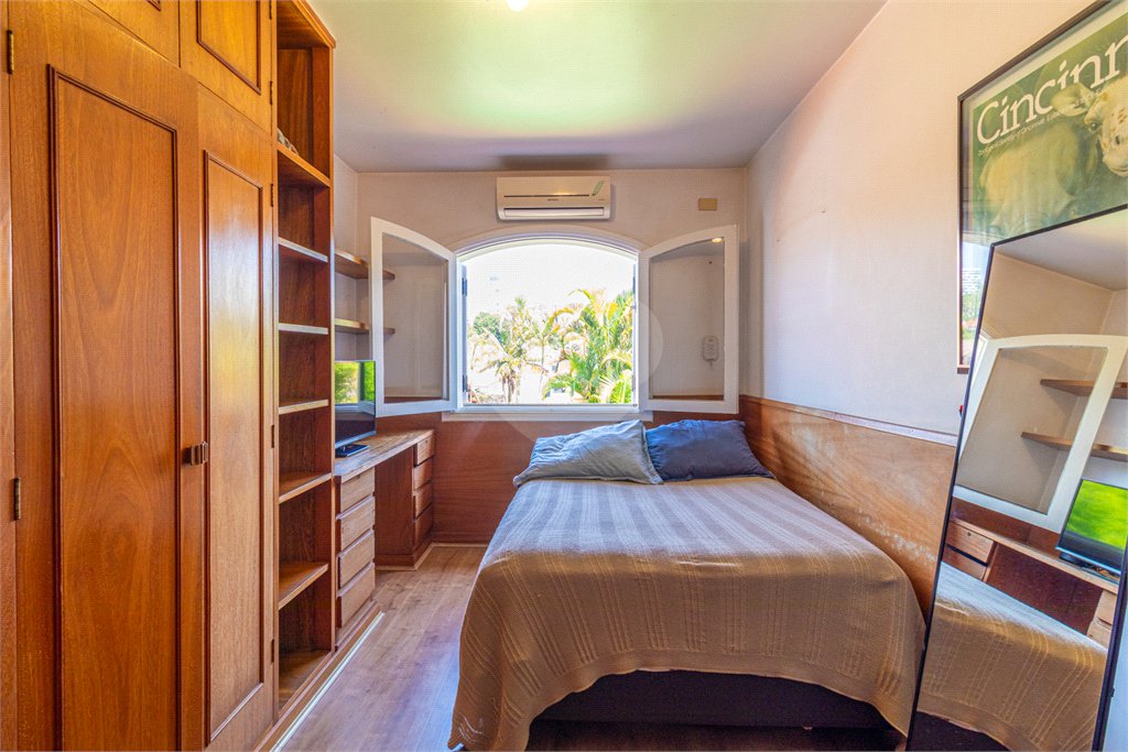 Casa de Vila à venda com 4 quartos, sendo 2 suítes, em Alto da Boa Vista, São Paulo, SP