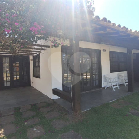 Casa para alugar com 3 quartos, sendo 2 suítes, em Praia Rasa, Armação dos Búzios, RJ