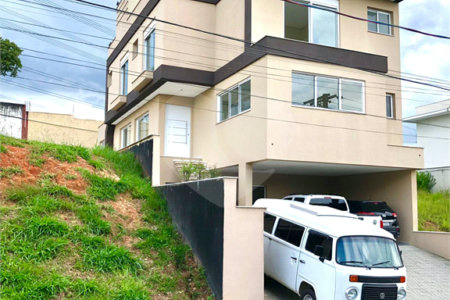 Casa à venda no condomínio Aruã, Mogi das Cruzes - SP