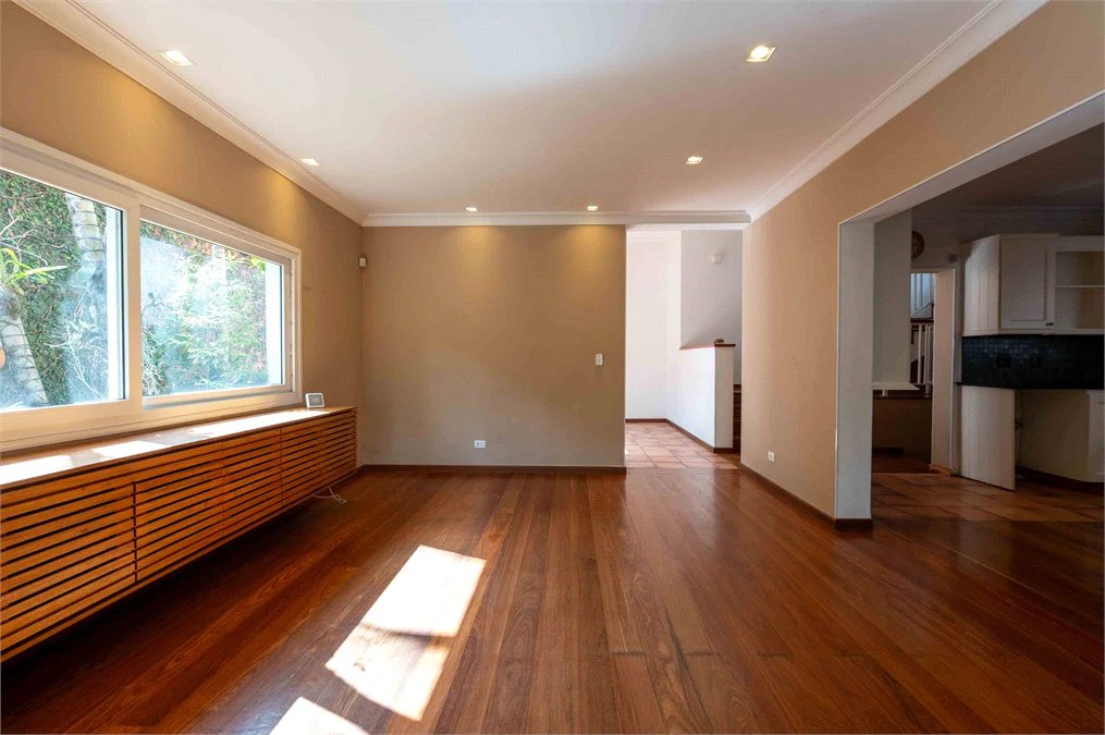Casa à venda com 6 quartos, sendo 4 suítes,  em Morumbi, São Paulo, SP