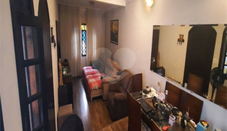 Sobrado à venda com 4 quartos, sendo 1 suíte,  em Vila Marari, São Paulo, SP