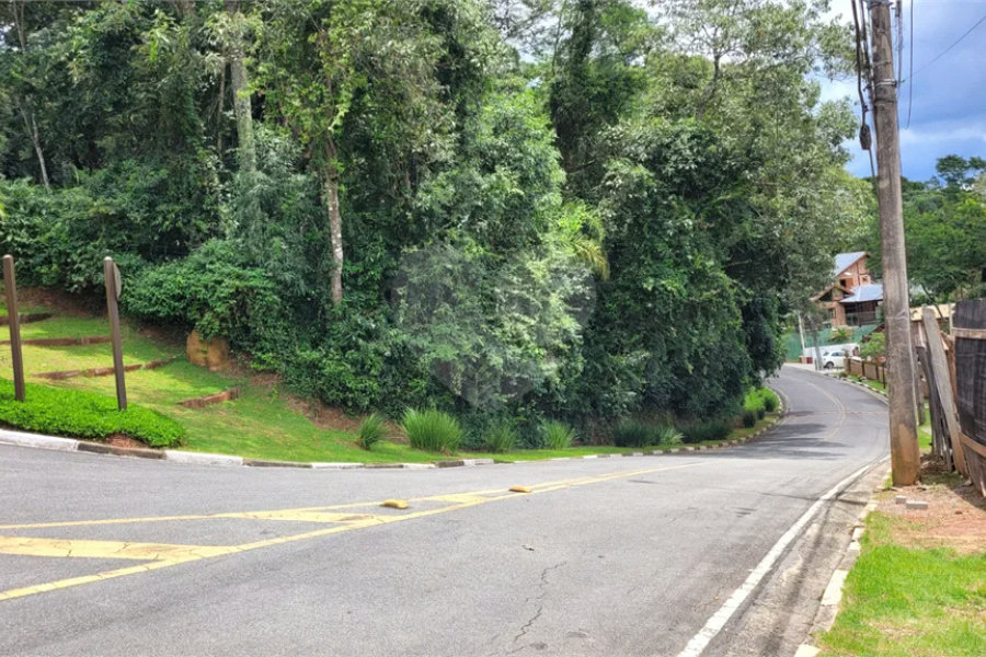 Terreno à venda no condomínio Cantareira, Mairiporã - SP
