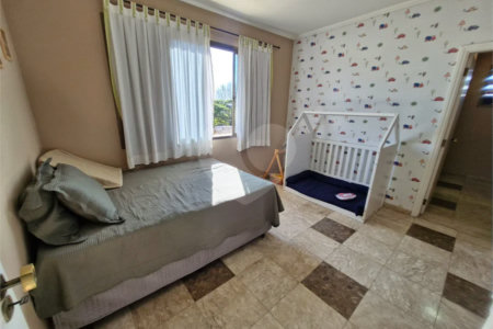 Casa à venda com 4 suítes no condomínio Villa Viana II, Cotia - SP