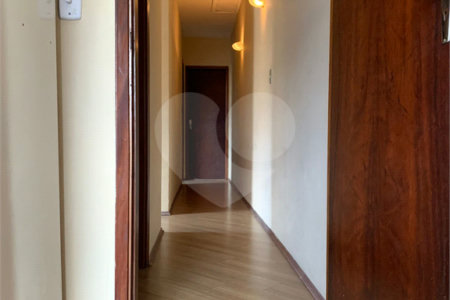 Sobrado à venda com 3 quartos, sendo 1 suíte, em Vila do Castelo, São Paulo, SP