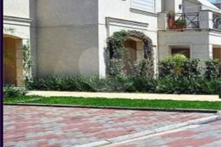 Casa à venda com 4 suítes no condomínio Village Paineiras, São Paulo - SP