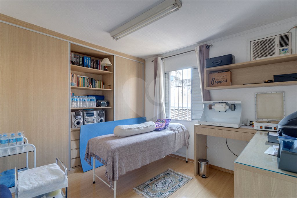 Sobrado à venda com 6 quartos em Chácara Santo Antônio, São Paulo, SP