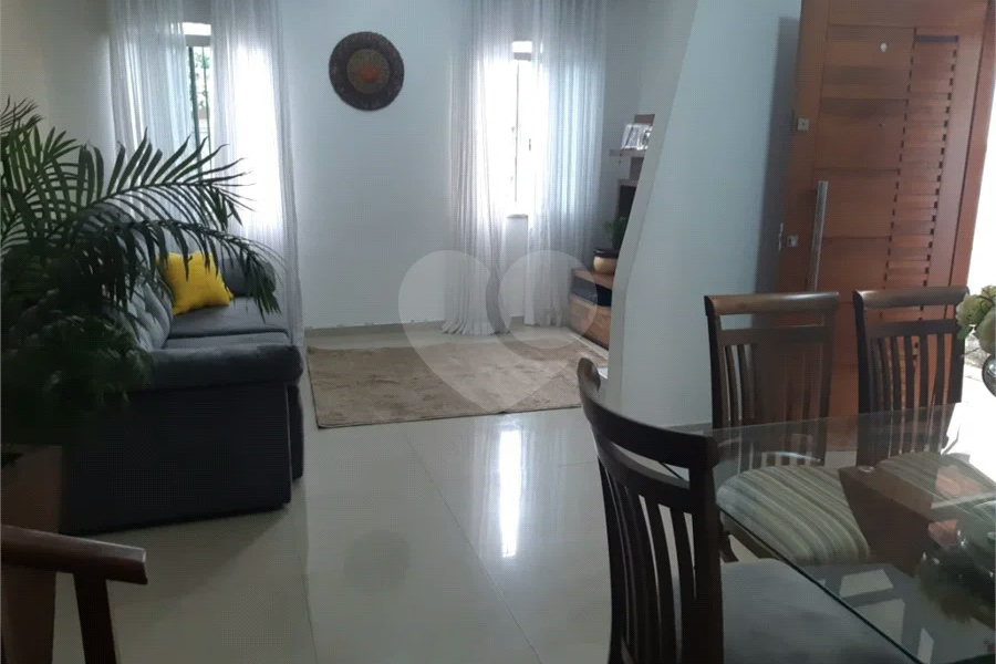 Sobrado à venda com 3 quartos, sendo 1 suíte, em Horto, São Paulo, SP