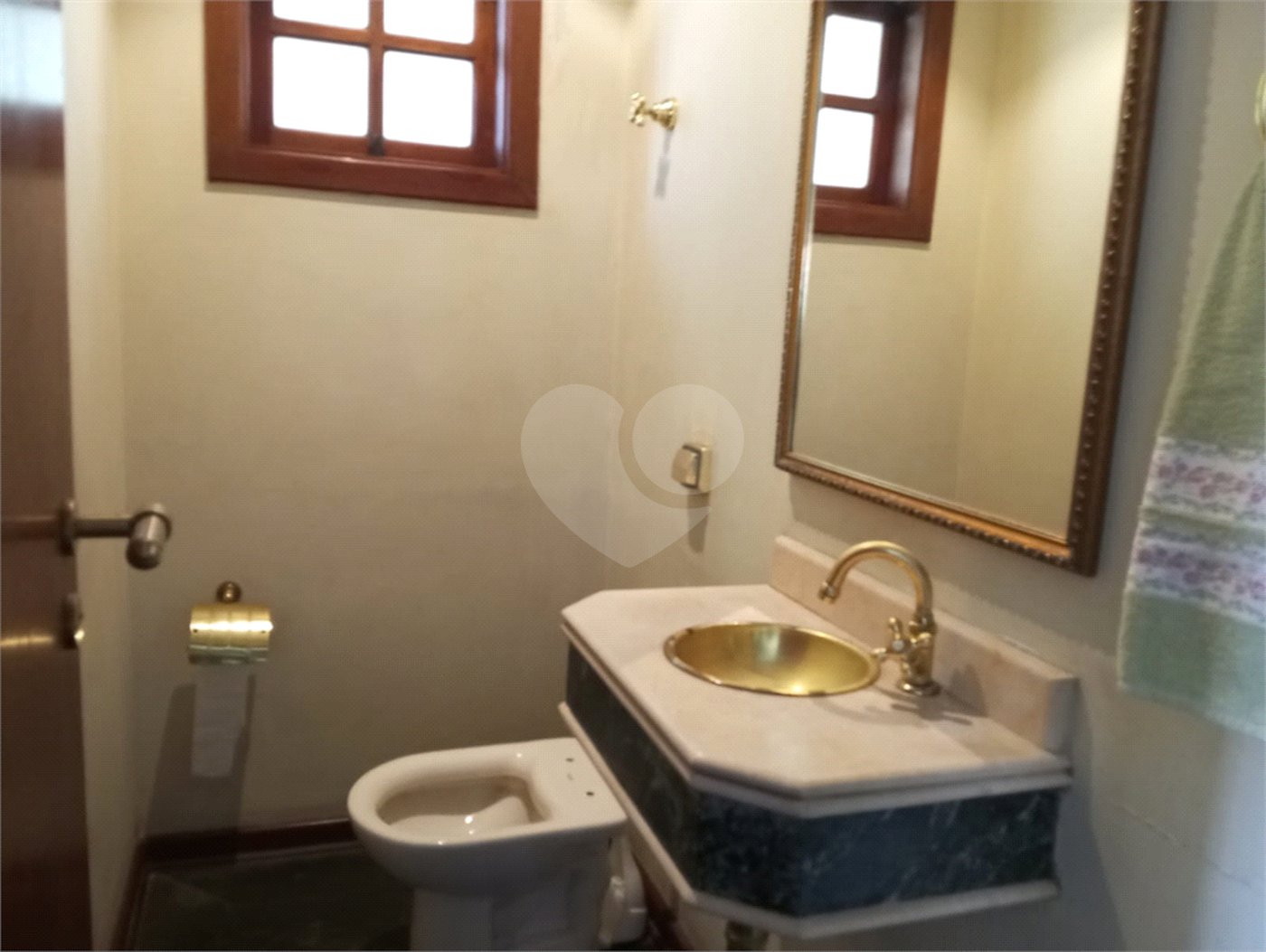 Casa à venda com 3 quartos, sendo 1 suíte, em Vila Nivi, São Paulo, SP